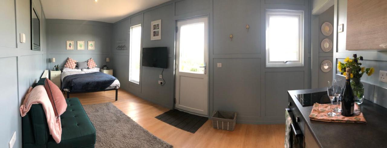 Willow 2 Apartment
